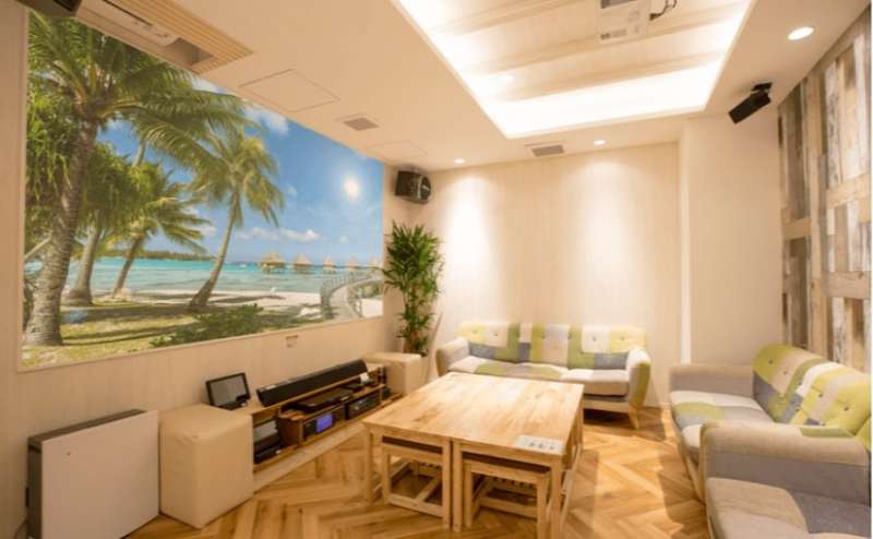 女子会やお子様連れの方に大人気なくつろぎリビングルーム。