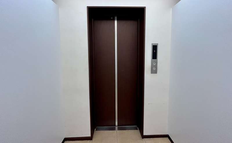 【5階エレベーターホール】 - TIME SHARING 銀座 旗ビル roomWの写真